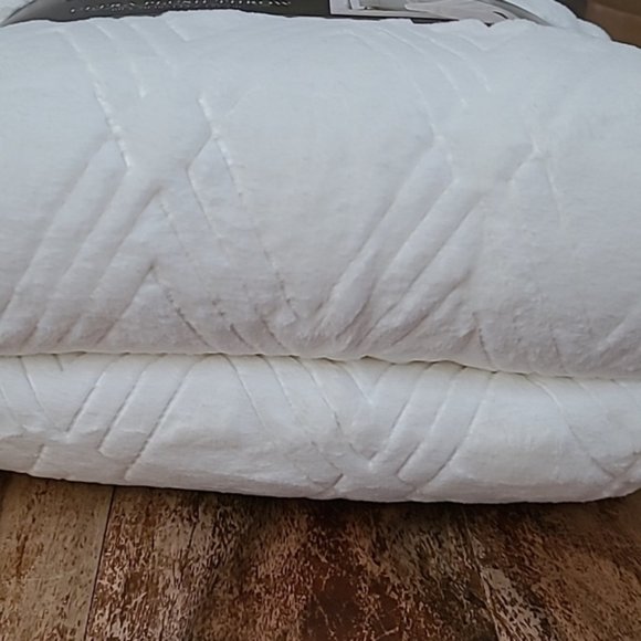 NWT Monte & Jardin Luxury Collection Ultra Plush Throw 60×70 Blanket - Picture 12 of 14